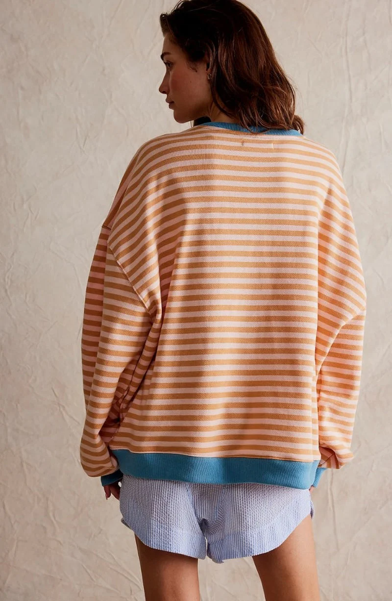 Striped sweater for a modern look - Image 6