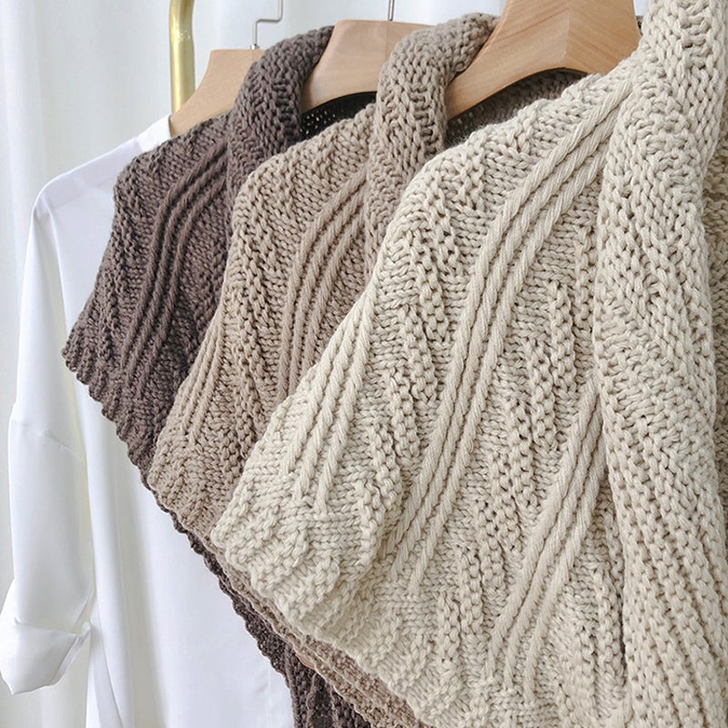 Triangle Knitted Scarf with Buckle - Image 9