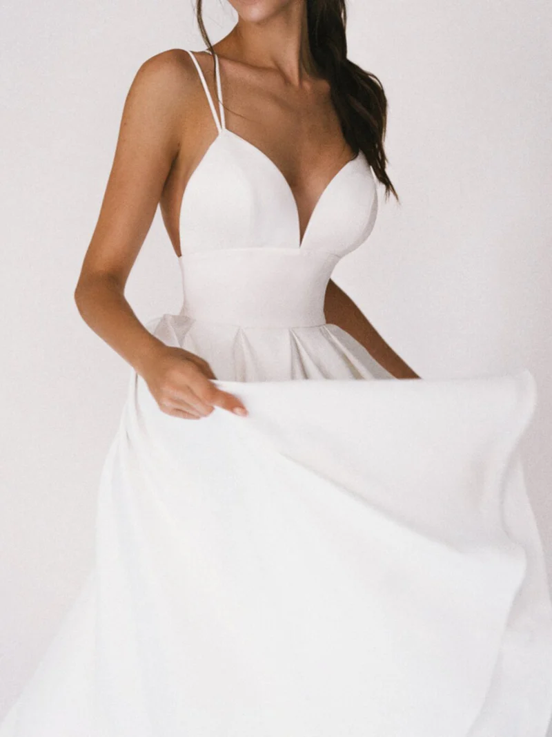 Elegant Evening Dress with A-Line Skirt - Image 6