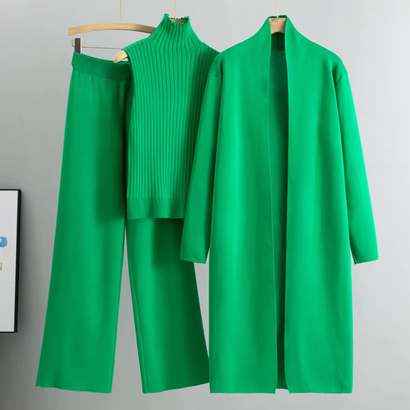 Elegant Loungewear Set for Women - Image 11