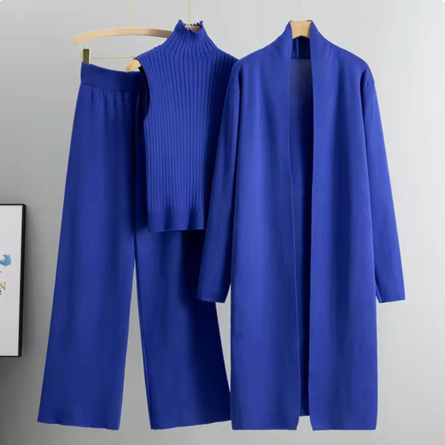 Elegant Loungewear Set for Women - Image 12