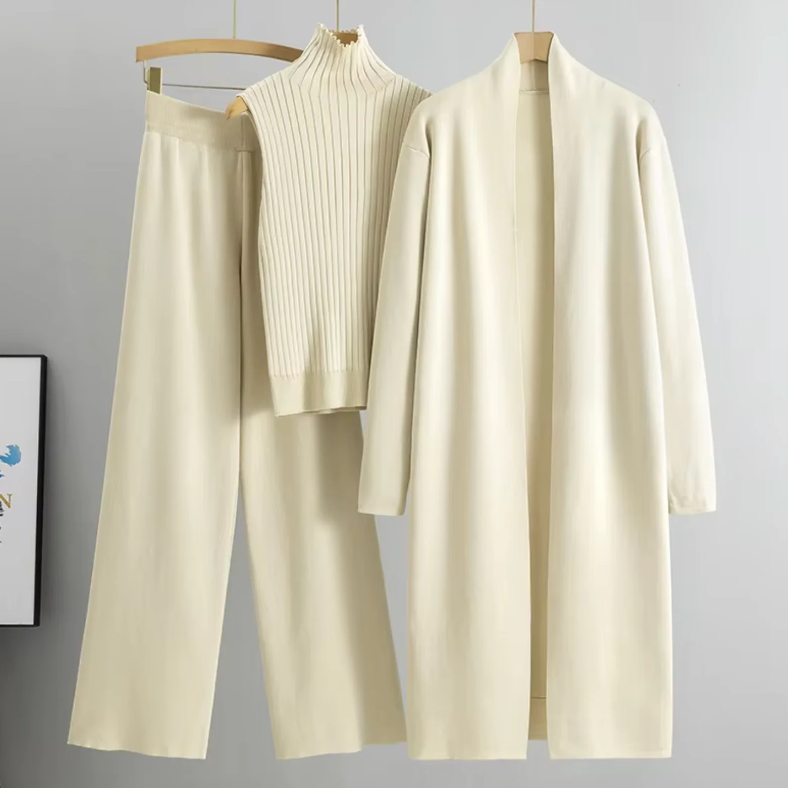 Elegant Loungewear Set for Women - Image 13