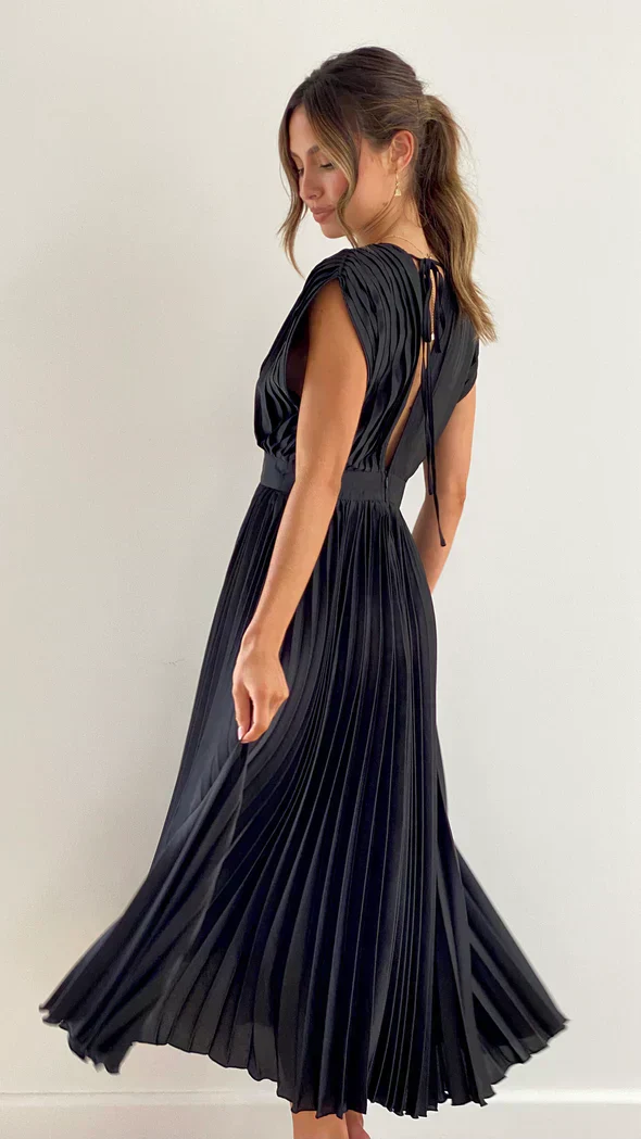 Elegant Pleated Midi Dress with Open Back - Image 10