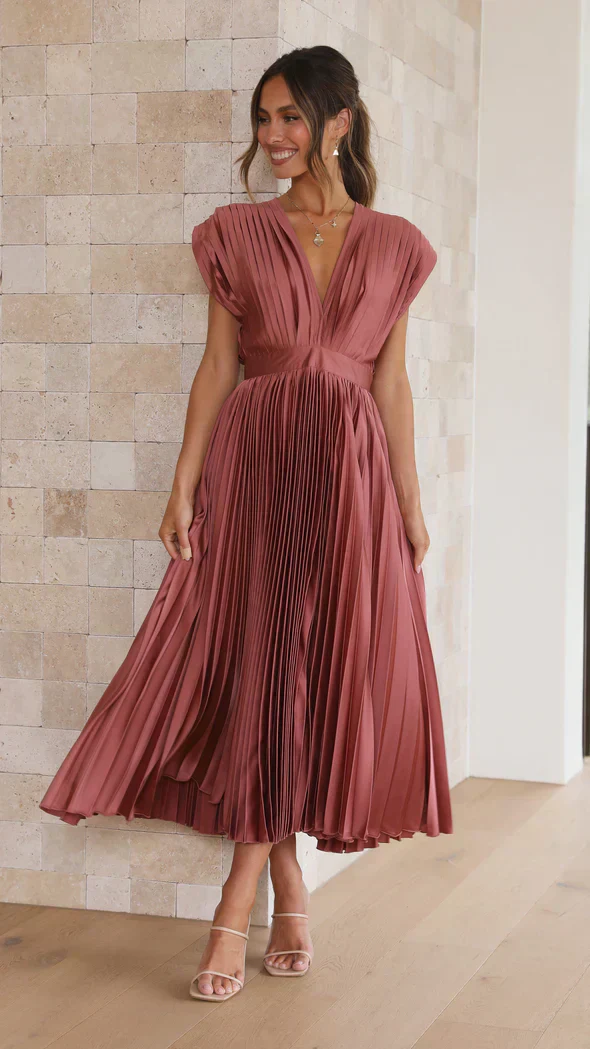 Elegant Pleated Midi Dress with Open Back - Image 27