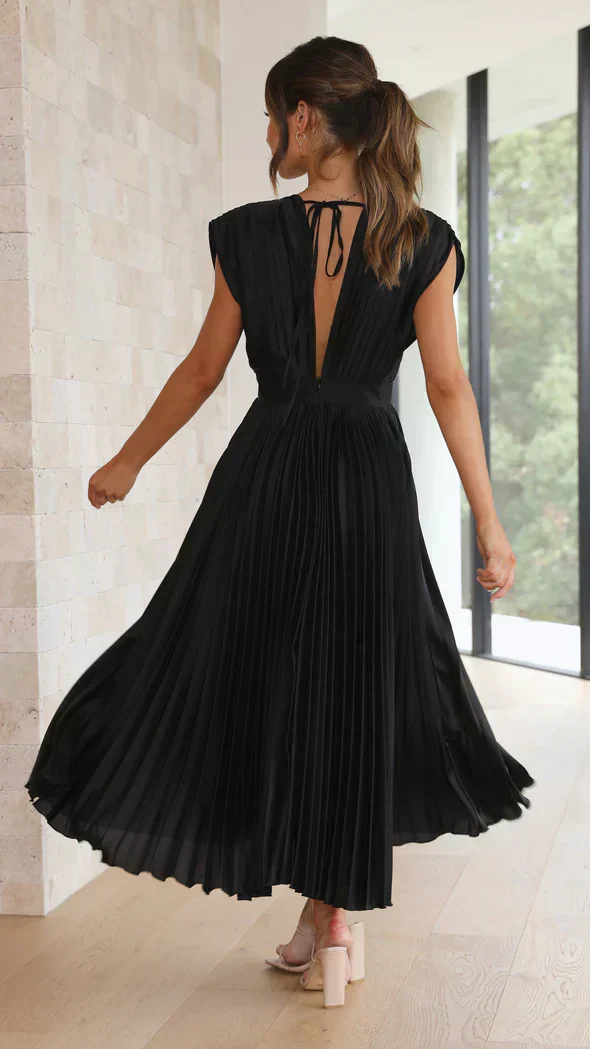 Elegant Pleated Midi Dress with Open Back - Image 8