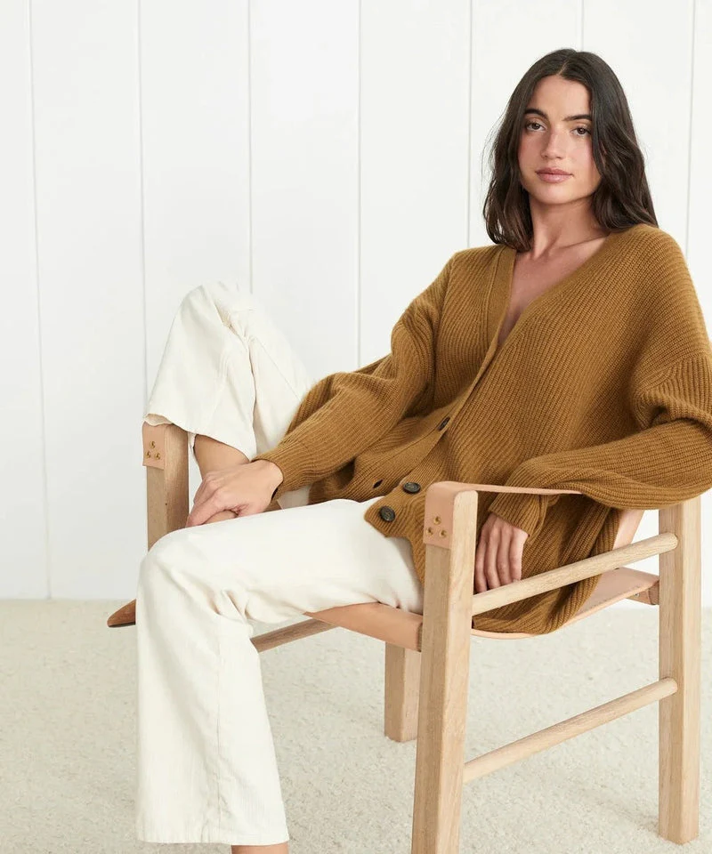Luxury cocoon vest for style and comfort - Image 9