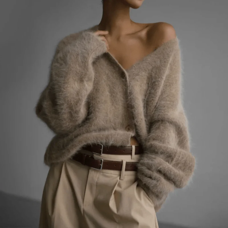 Oversized cashmere cardigan with elegant V-neck - Image 2