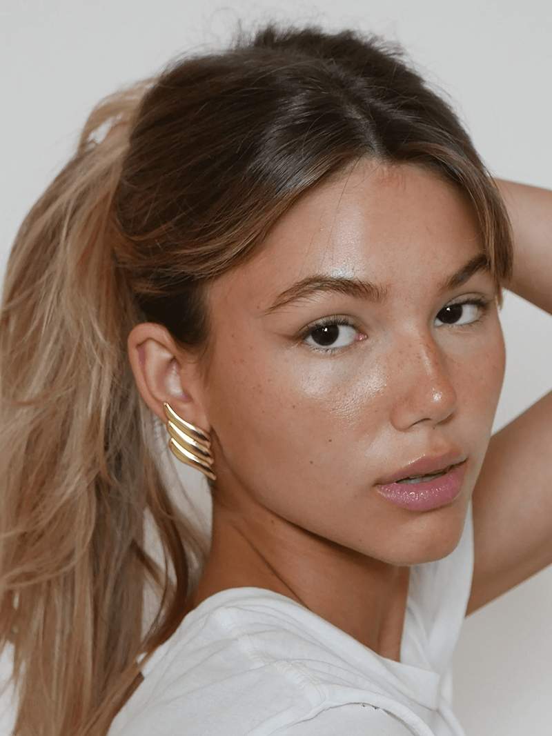 Evelien | Stylish Golden Bird Earrings for women - Image 3