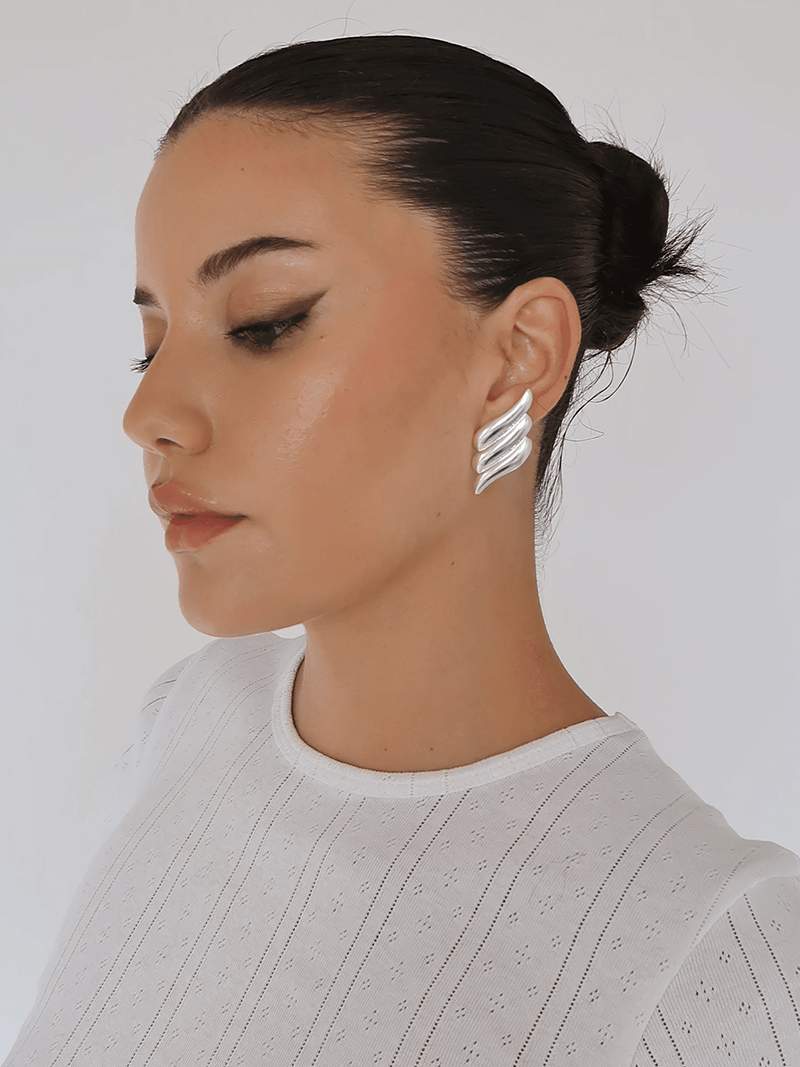 Evelien | Stylish Golden Bird Earrings for women - Image 4