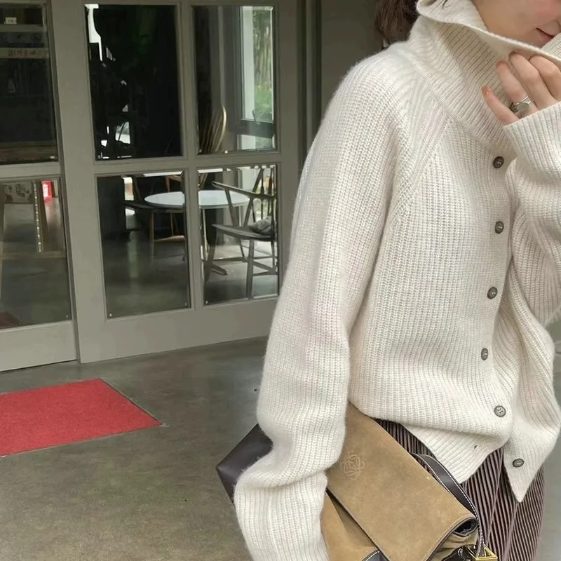 Evy | Classic Turtleneck Sweater For Women - Image 4