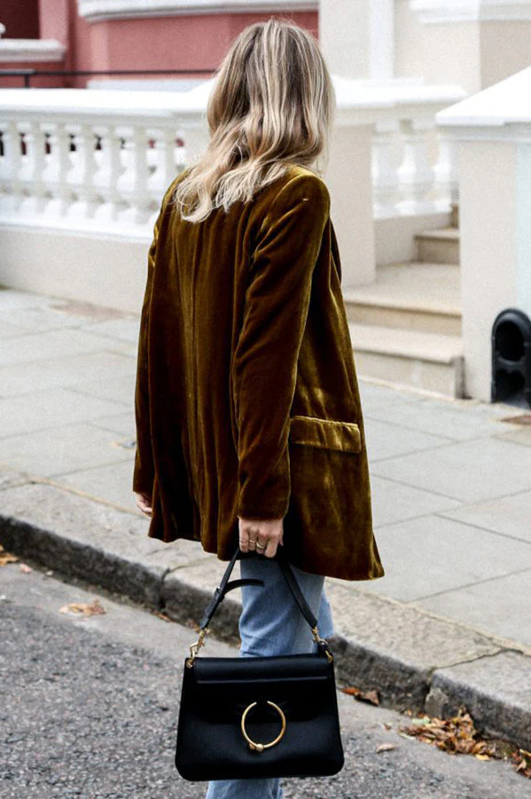 Velvet blazer - stylish long women's coat for casual and elegant looks - Image 4