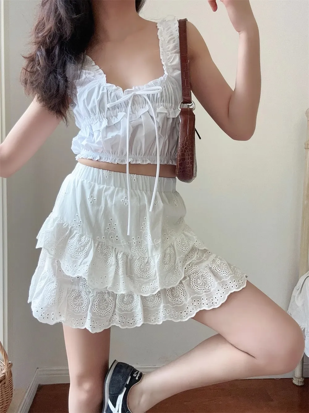 Embroidered skirt with ruffles - Image 3