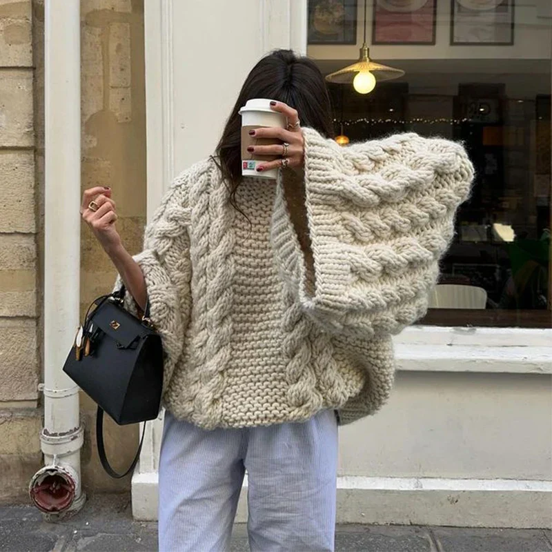 Knitted oversized sweater for women - Image 4