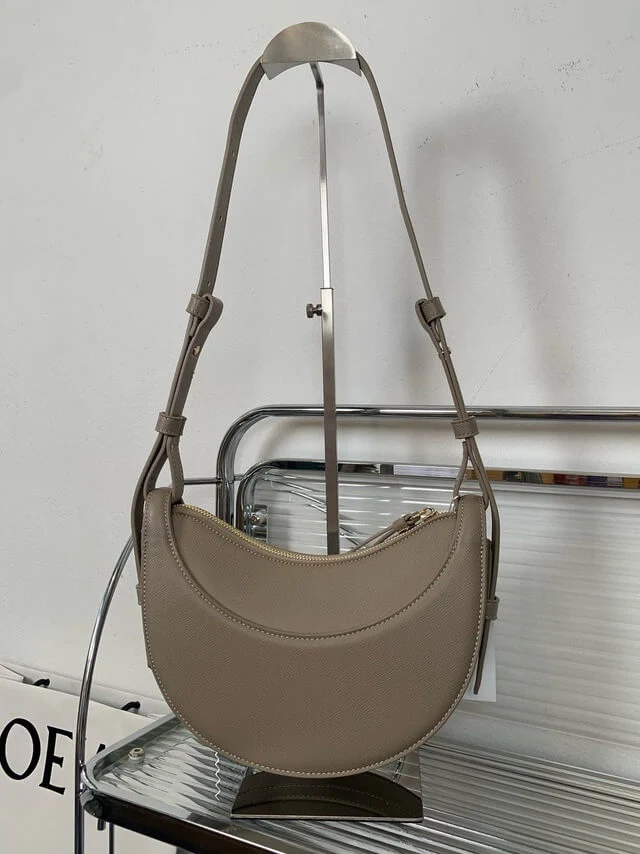 Half moon shoulder bag women - elegant and practical leather - Image 4