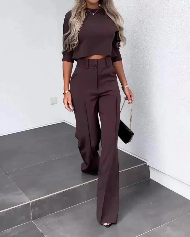 High-waisted Pants with Elegant Blouse - Image 4