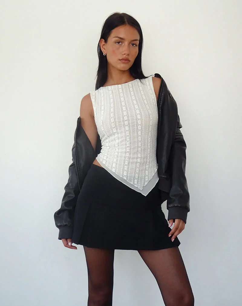 Isalina - Elegant sleeveless lace top with asymmetrical hem - Image 3
