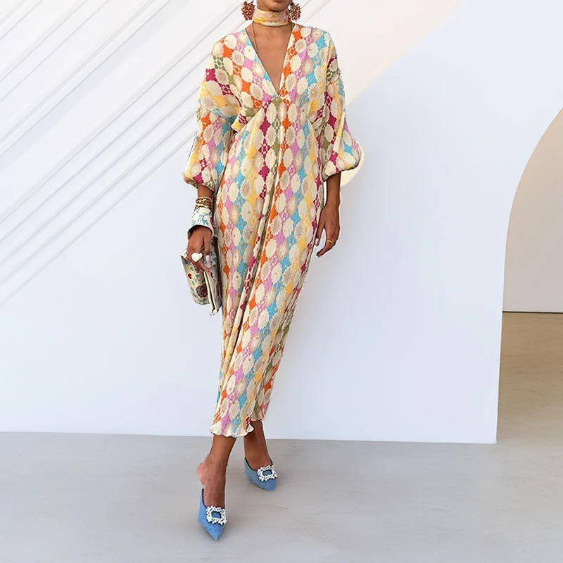 Dress with floral print and V-neck - Image 6