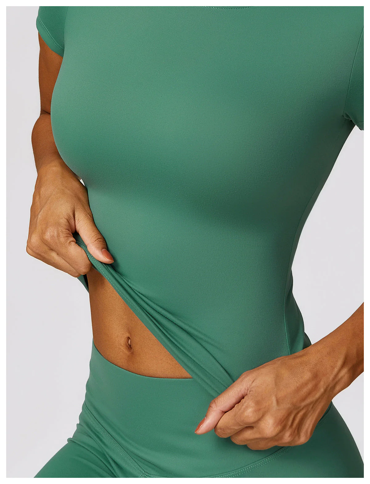Kate | 2-Piece Shaping Gym Set with Short Sleeves - Image 11