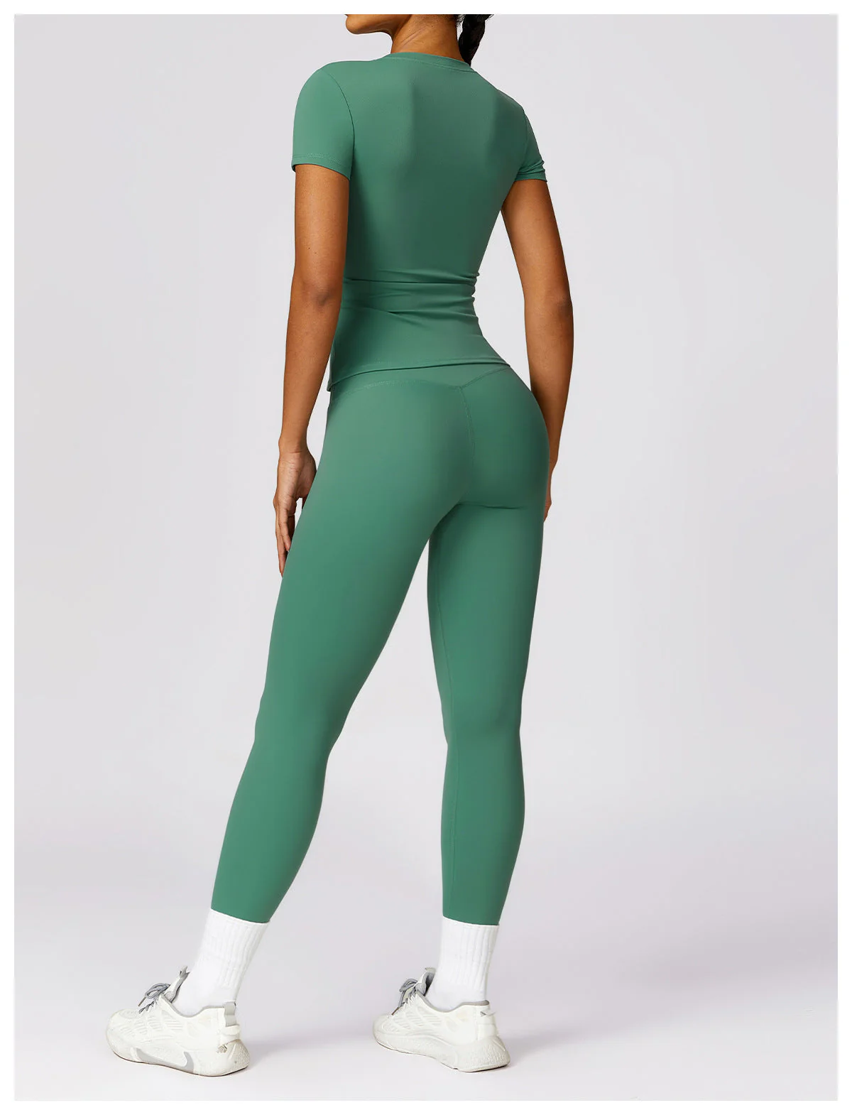 Kate | 2-Piece Shaping Gym Set with Short Sleeves - Image 13
