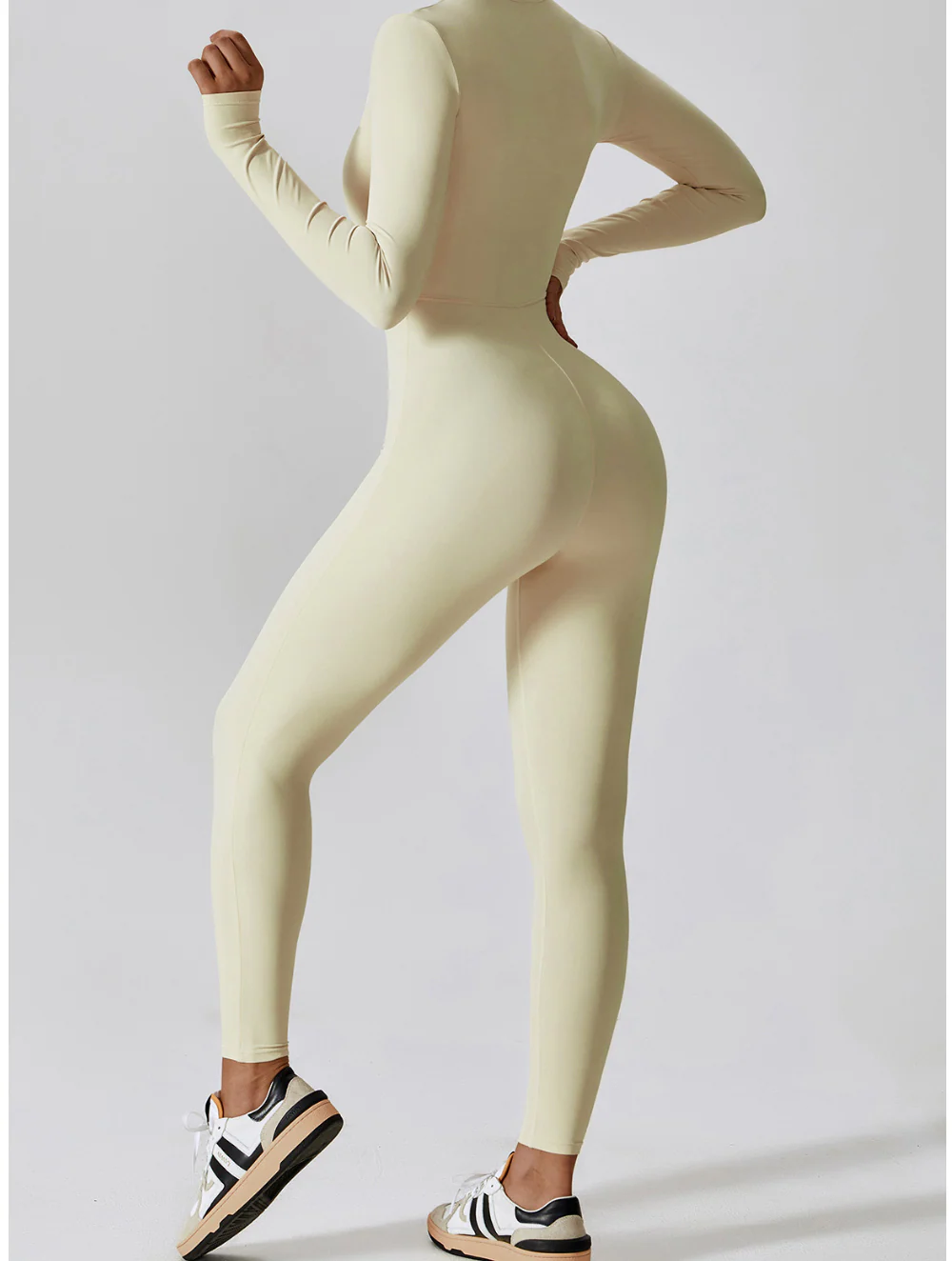 Kate | Shaping Yoga Fitness Jumpsuit with Long Sleeves - Image 7