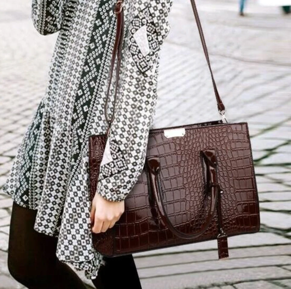Crocodile-print handbags with large capacity - Image 3