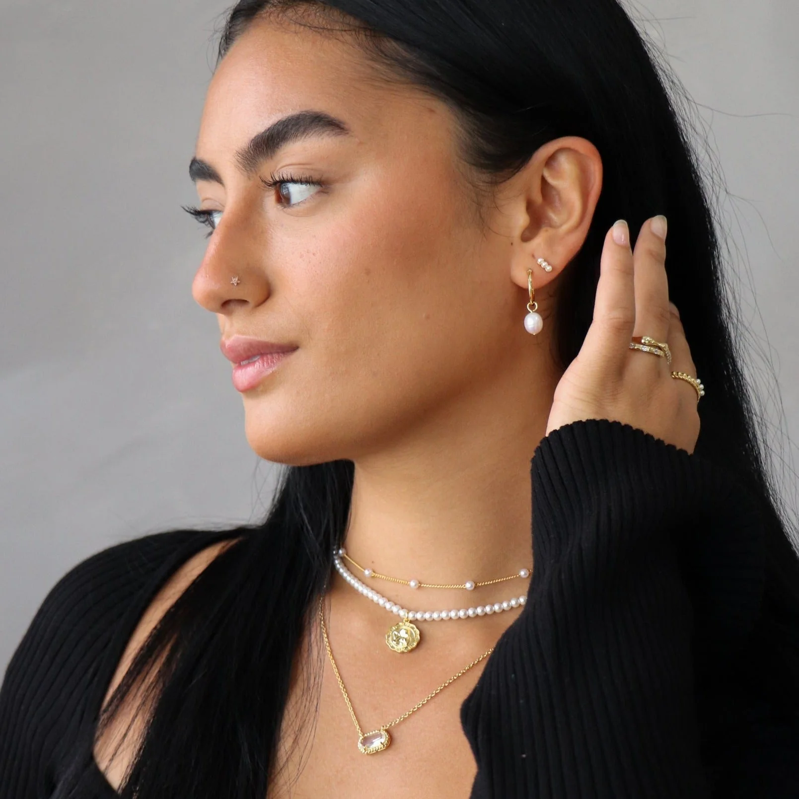 Women's Necklace Set – Layered Design – With Pearl Details and Heart-Shaped Pendant - Image 3