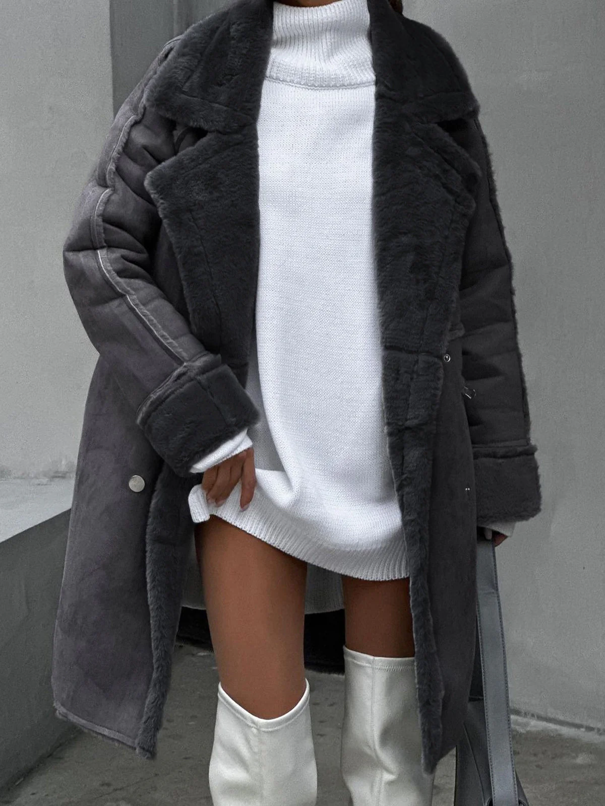 Ludovica - Elegant wool trench coat for women - Image 4