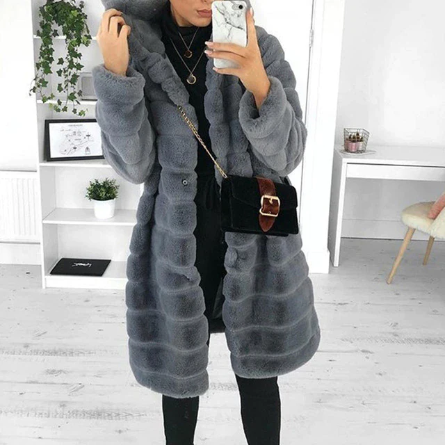 Luxury women's coat for all occasions - Image 3