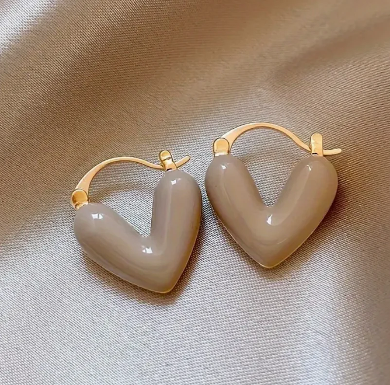 Ladies Earrings – Heart-Shaped Design – Shiny Finish – Lightweight and Elegant - Image 3