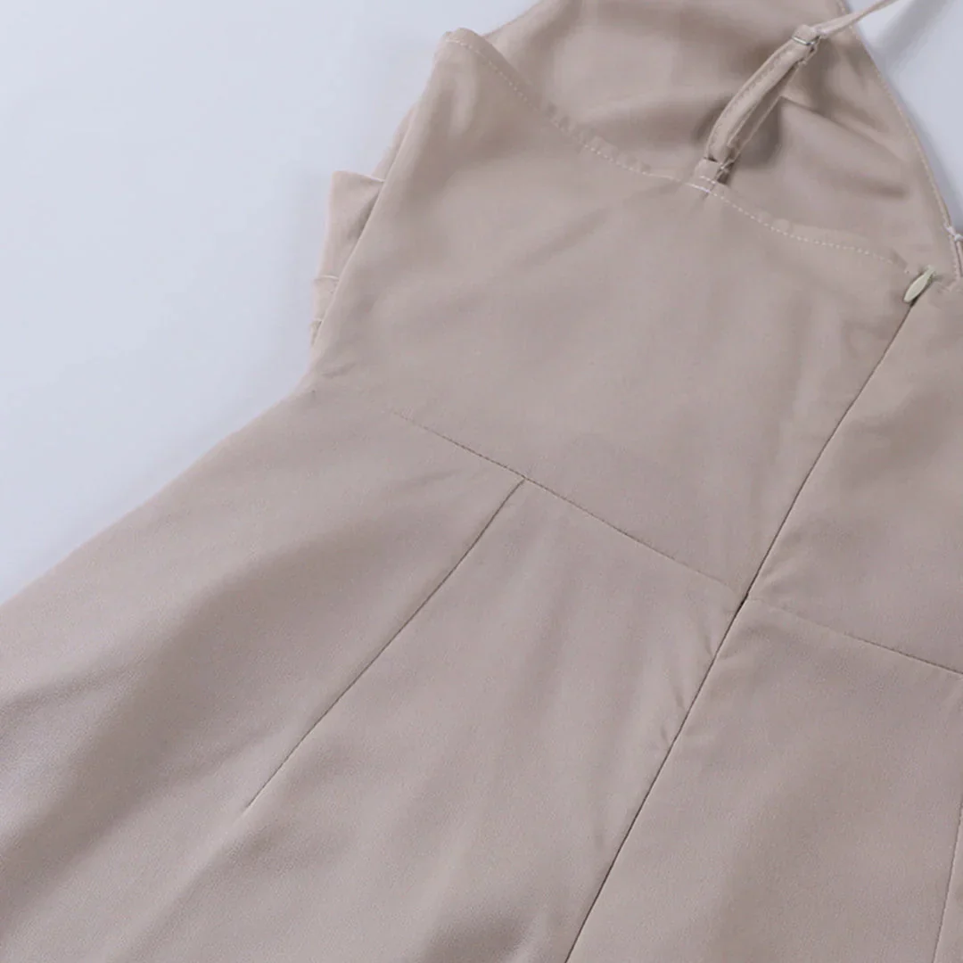 Mara - Chic Dress with slit - Image 4