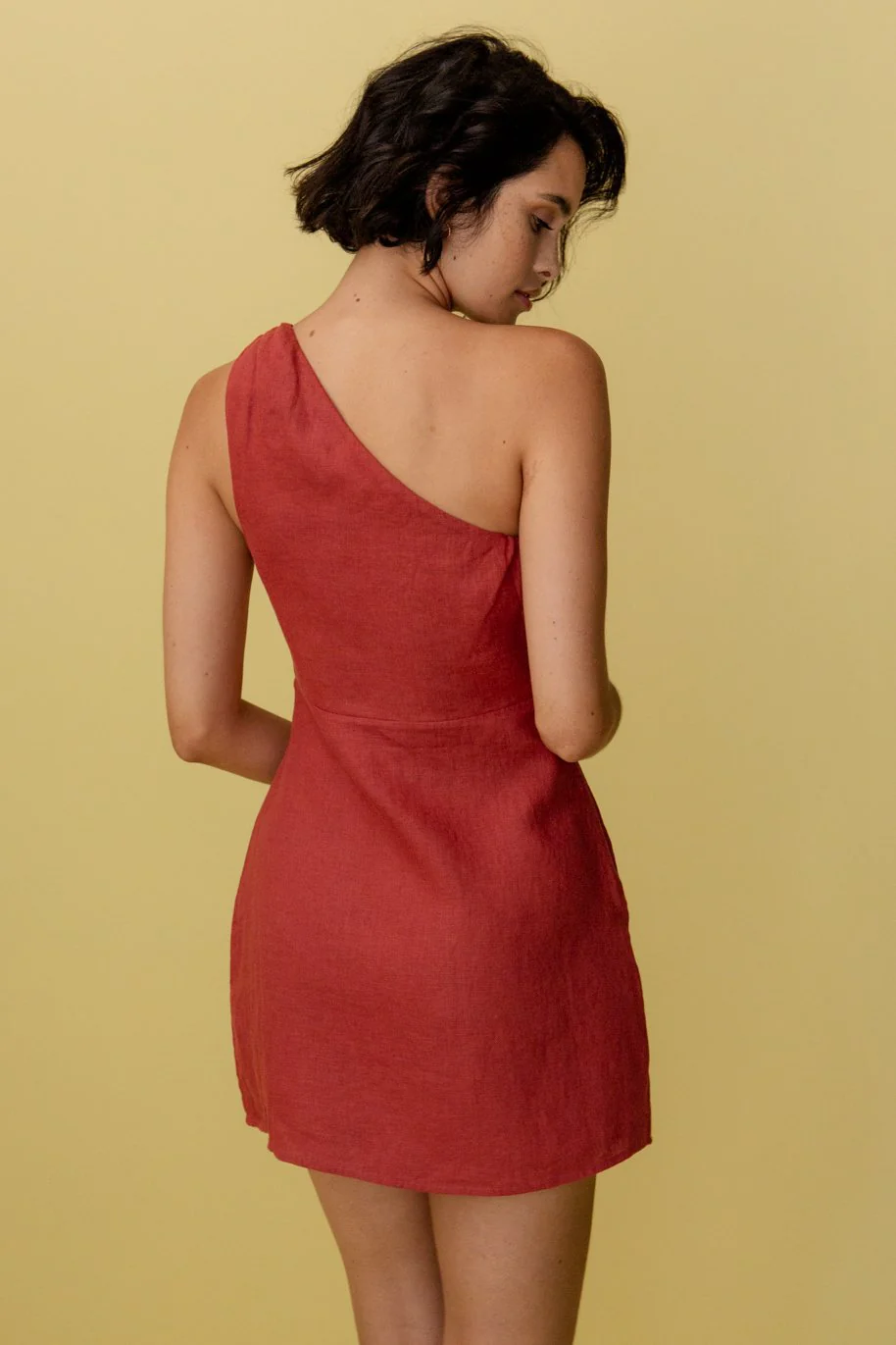 Women's Dress - One-Shoulder Design - Elegant Style - Lightweight Fabrics - Minimalist Cut - Image 2
