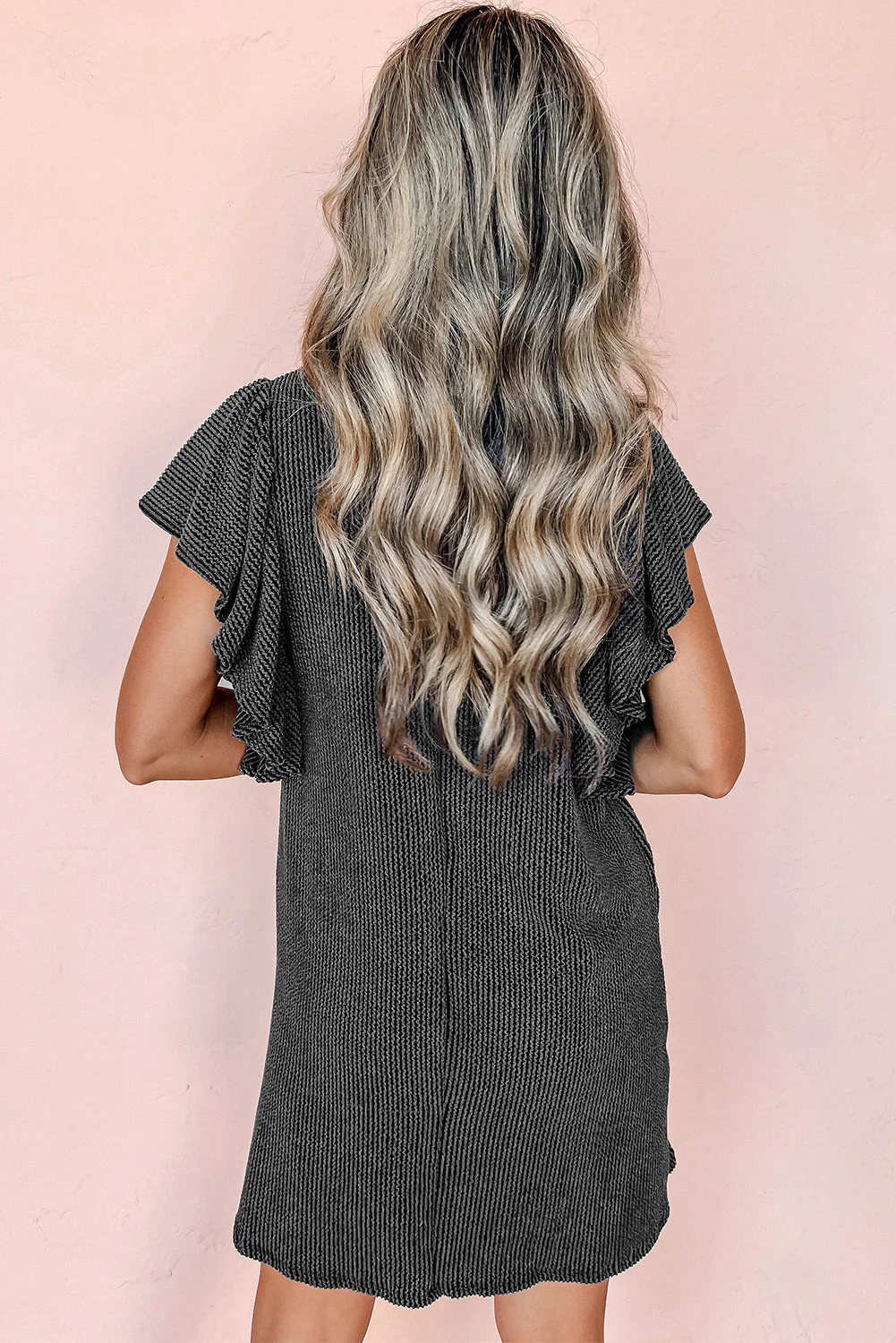 Mini-dress with structured and crinkled sleeves - Image 3