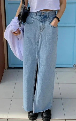 Modern maxi-denim skirt with slit - Image 2