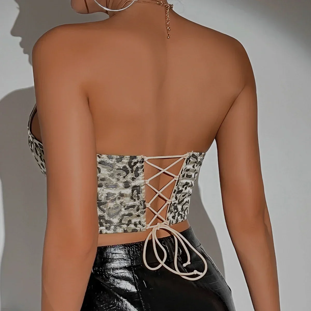 Fashionable leopard print corset top - Image 2