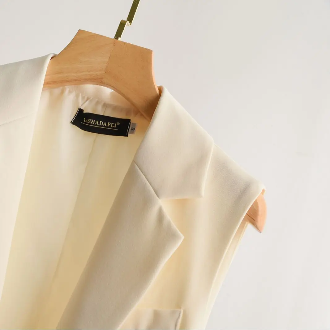 Sleeveless blazer - elegant women's suit jacket - Image 4