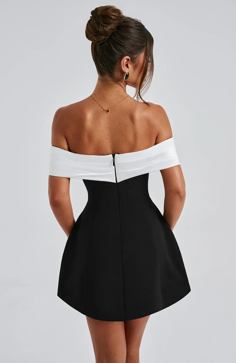NOELLE MINI DRESS - BLACK/WHITE - Image 7