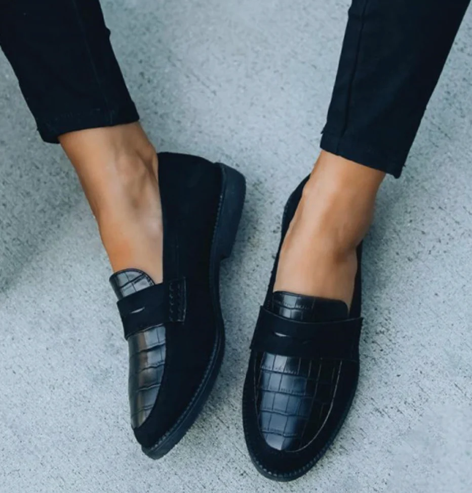 Nyla - Comfortable and Stylish Black Loafers for Women - Image 3