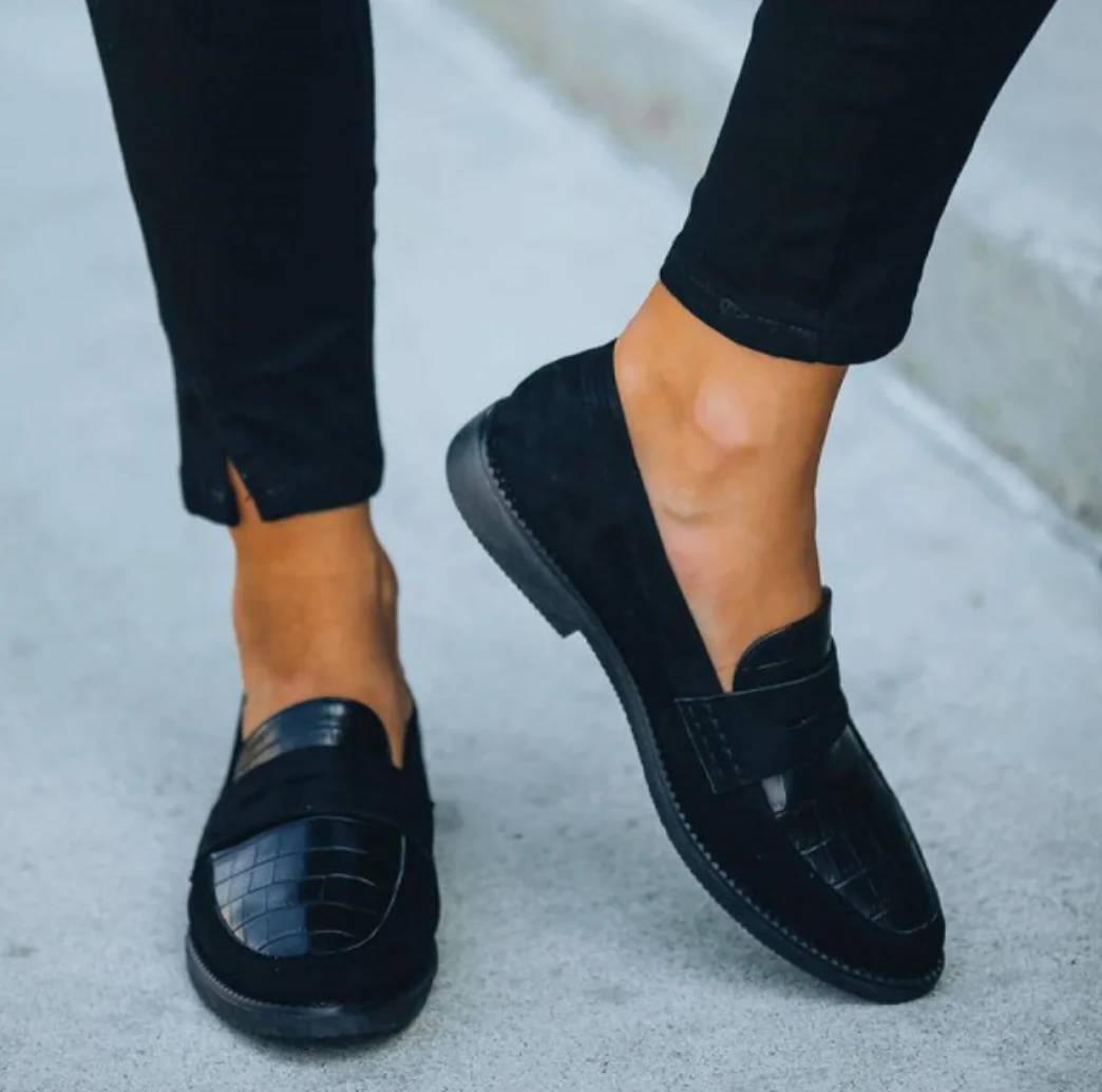 Nyla - Comfortable and Stylish Black Loafers for Women - Image 4