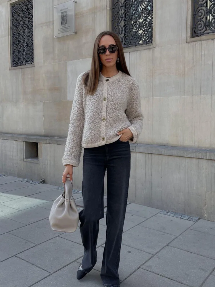 Premium Women's Shirt in Teddy-style - Image 4