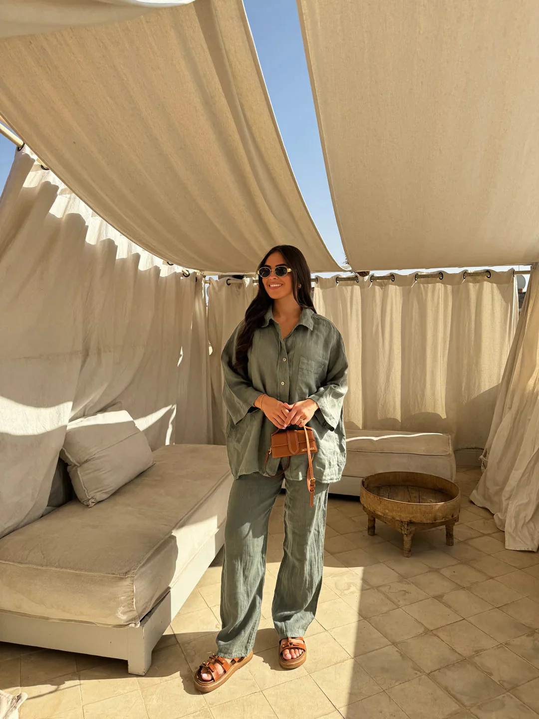 Relaxed Summer Outfit for Comfort - Image 12