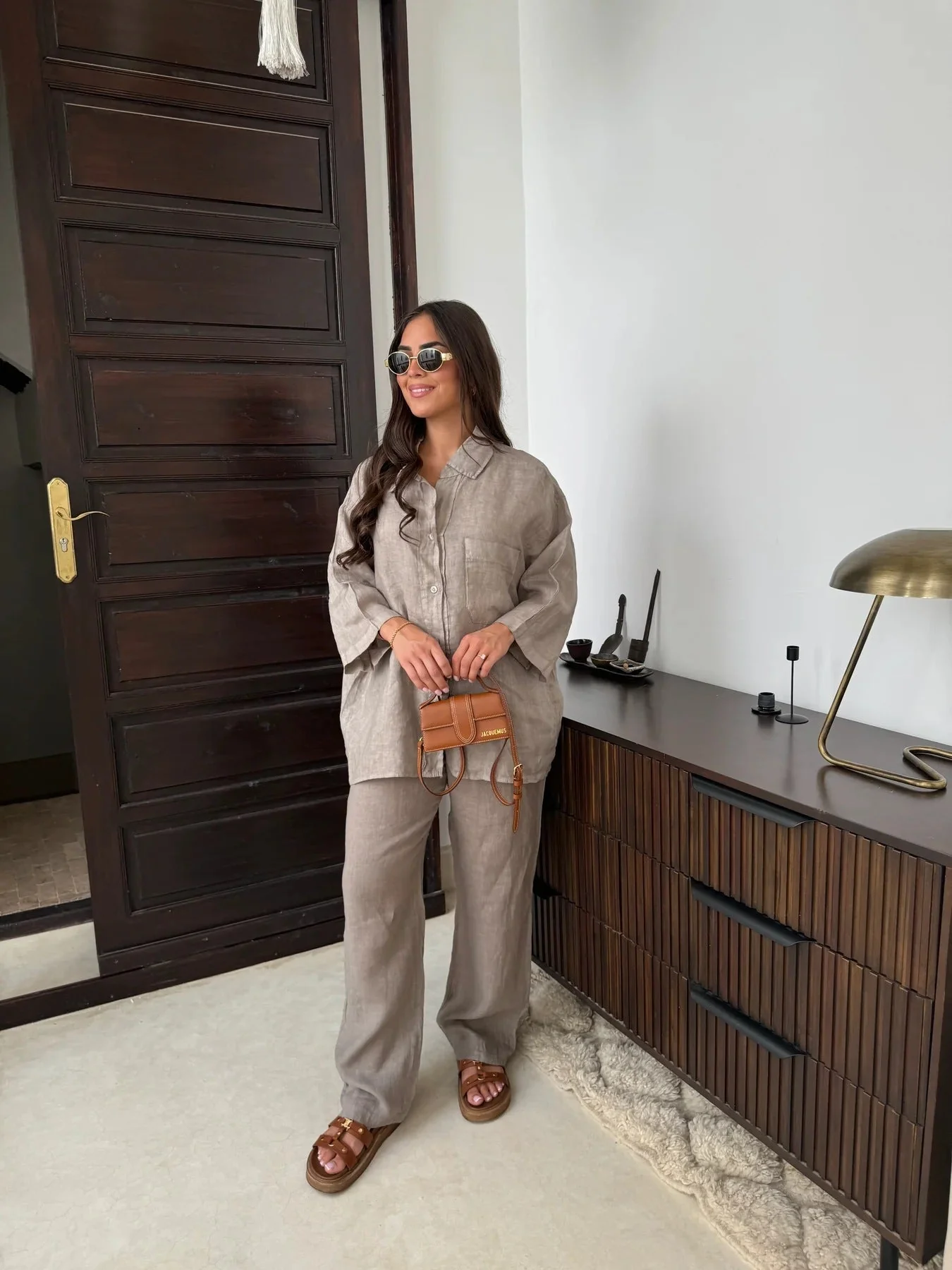 Relaxed Summer Outfit for Comfort - Image 16