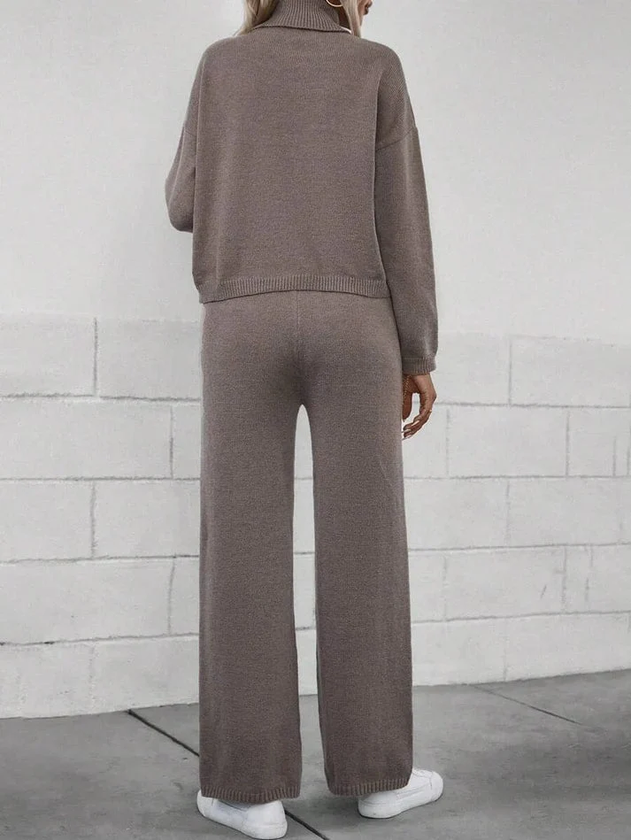 Women's Loungewear Set - Oversized Turtleneck Sweater - High Waist Pants - Soft Fabric - Image 2