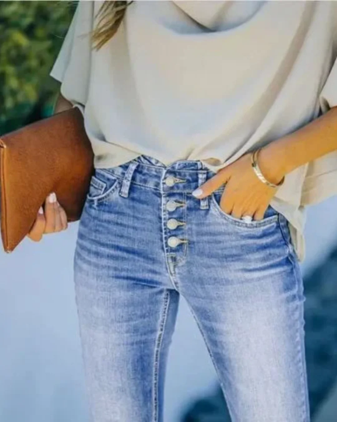 Women's Flared Jeans - High Waist - Button Fly - Slim Fit Stretch Denim - Image 9