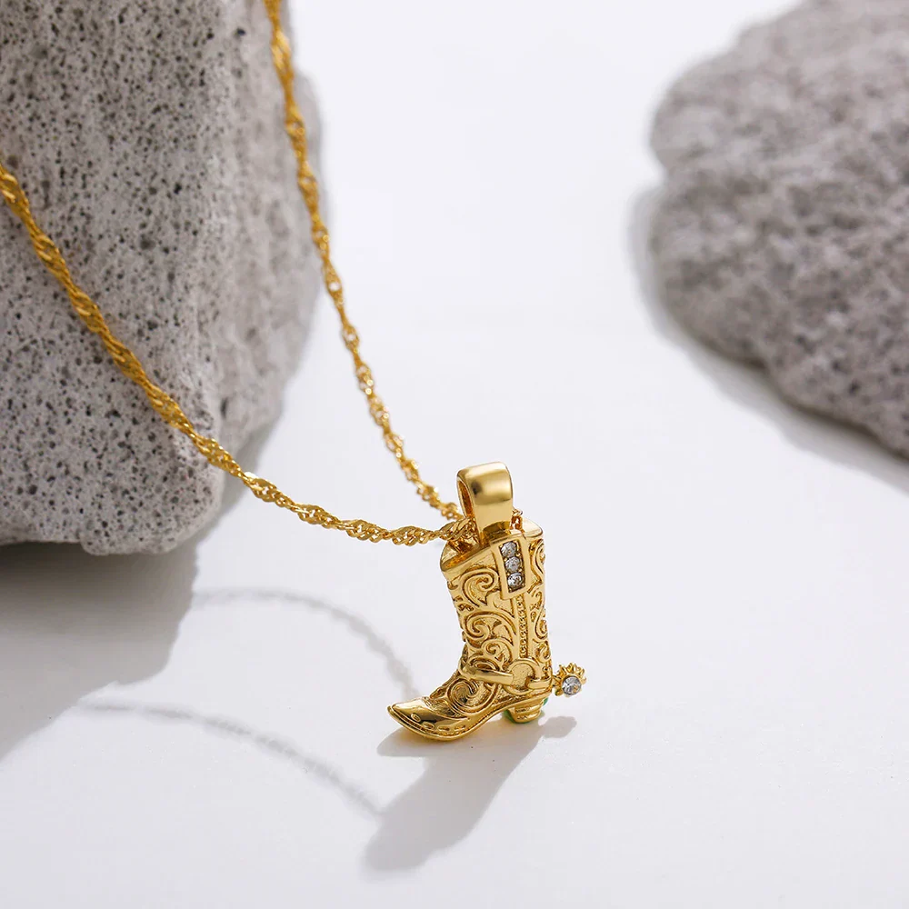 Sienna Pendant Necklace | Cowboy Boot Shape Fur Trim Spur Pendant Necklace - Image 3