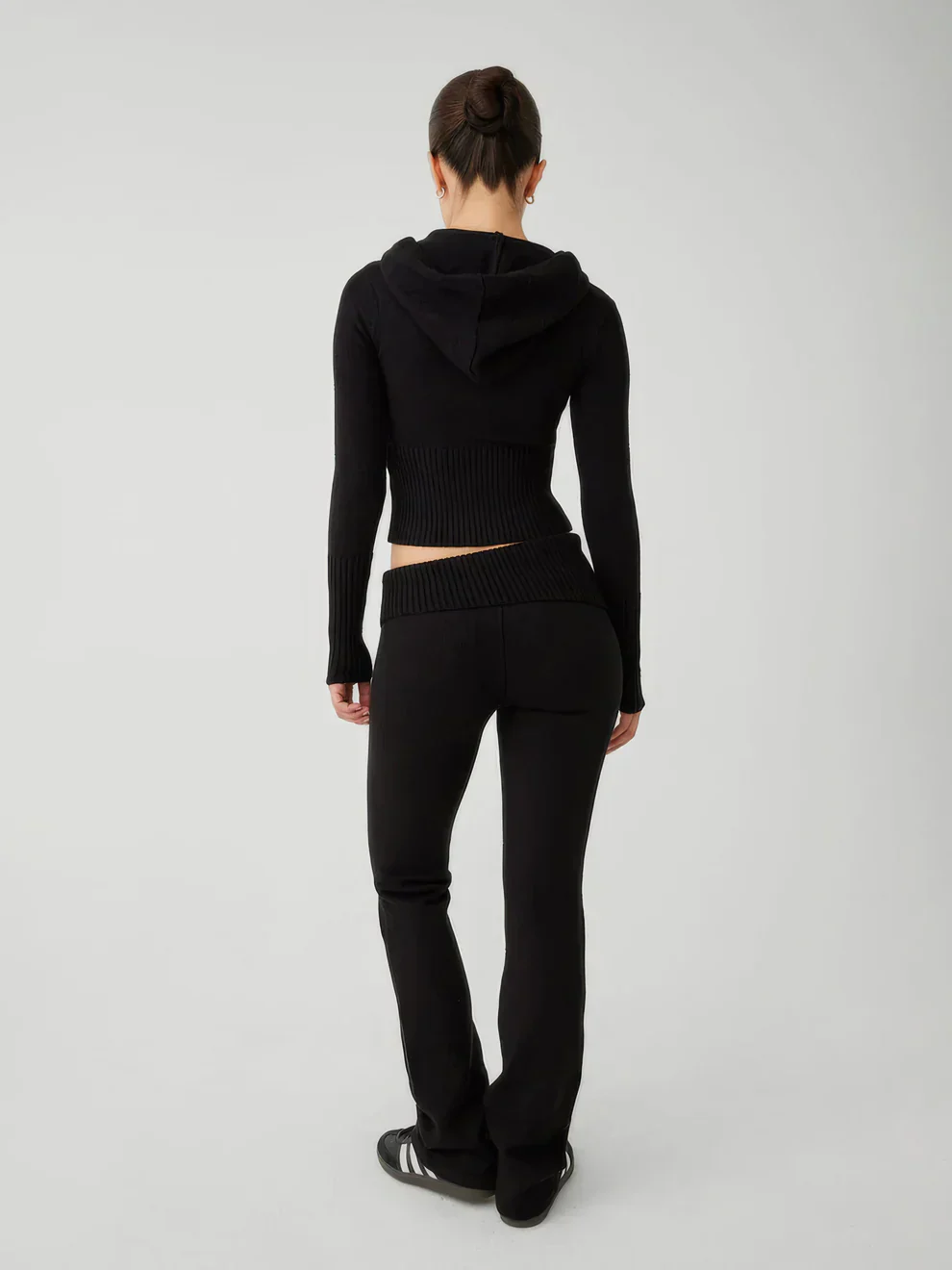 Women's Hoodie - Knitted Short Fit - Zipper - Long Sleeves - Casual Trendy Style - Image 2