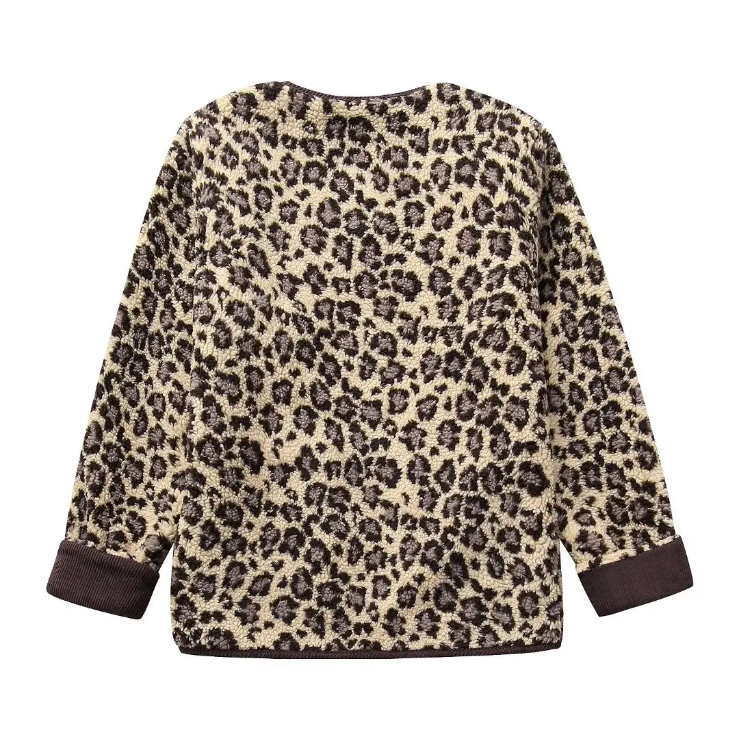 Women's Cardigan - Oversized Fit - Soft Fabric - Leopard Design - Buttons and Ribbed Edges - Image 4