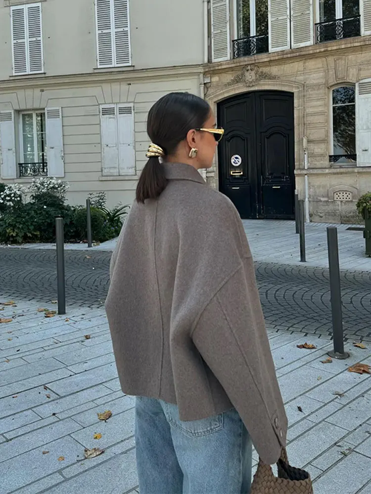 Women's Oversized Coat - Relaxed Fit - Long Sleeves - Classic Collar - Elegant Buttons - Image 2