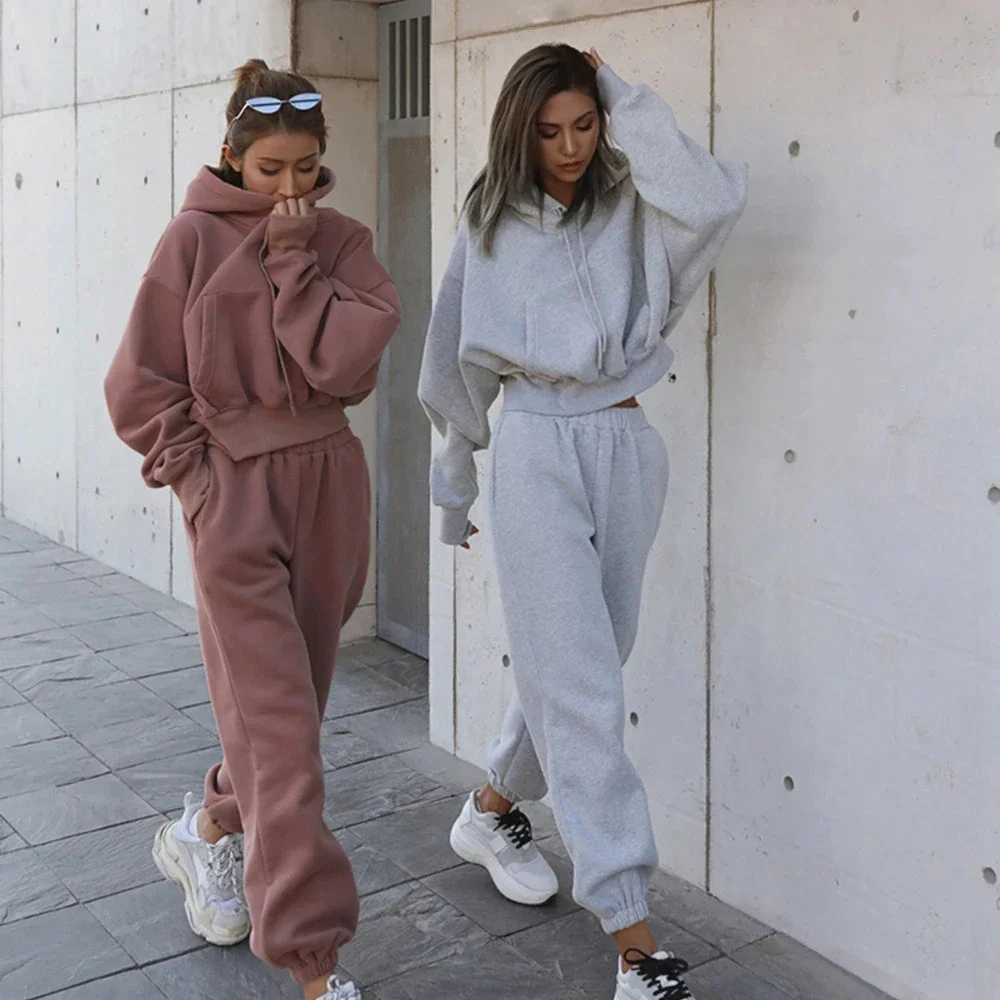 Women's tracksuit - Image 3