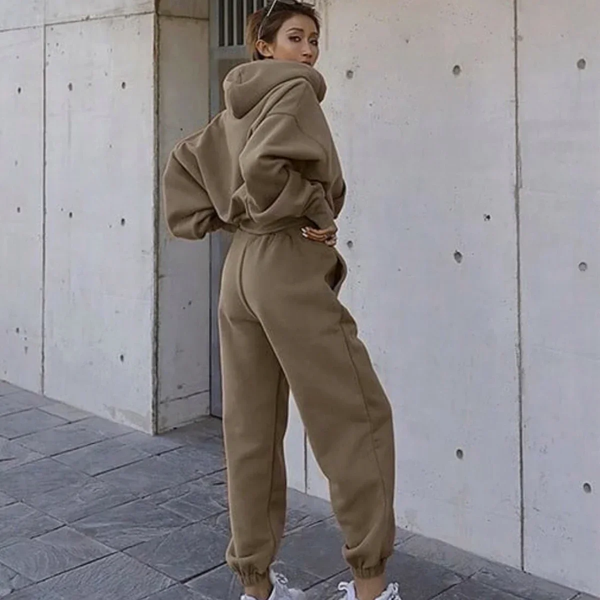 Women's tracksuit - Image 5