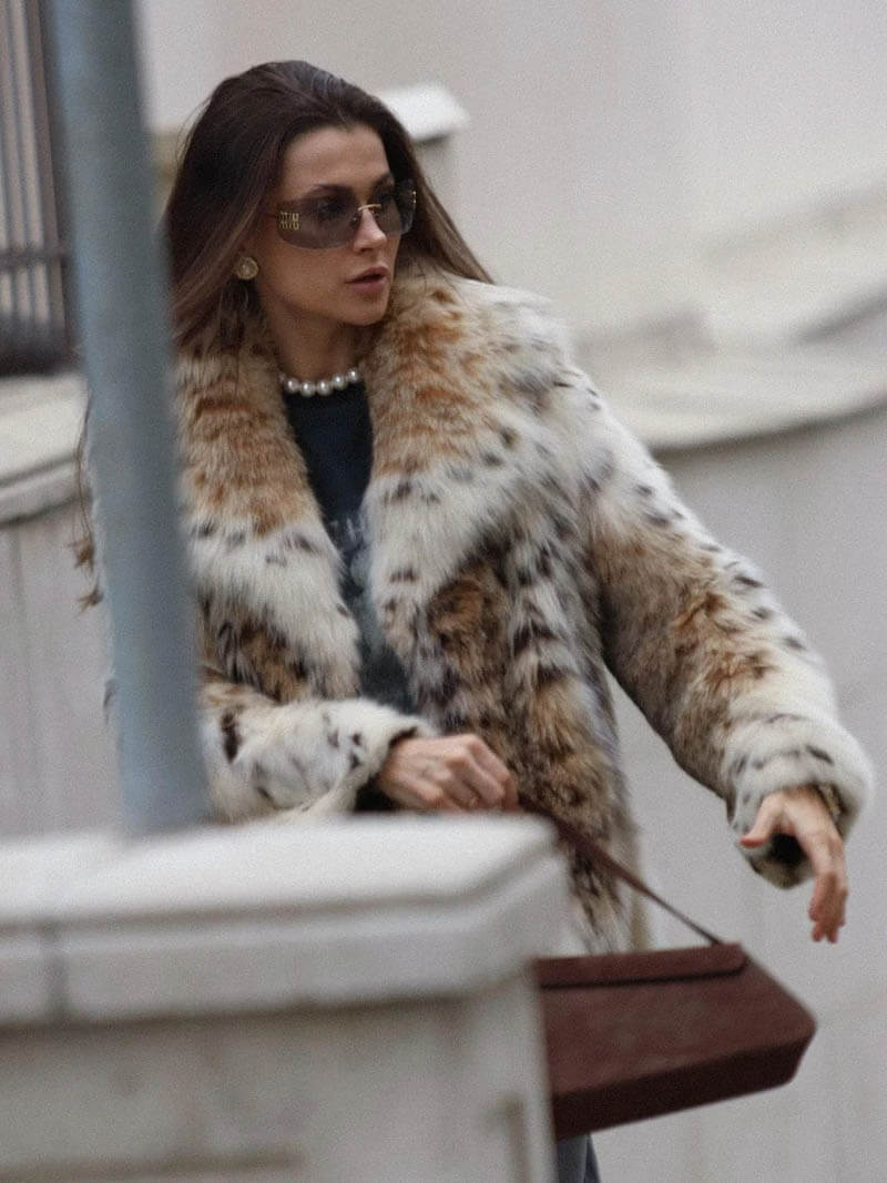 Leopard Velvetfur Coat – Statement Coat for Women with Bold Leopard Pattern - Image 3